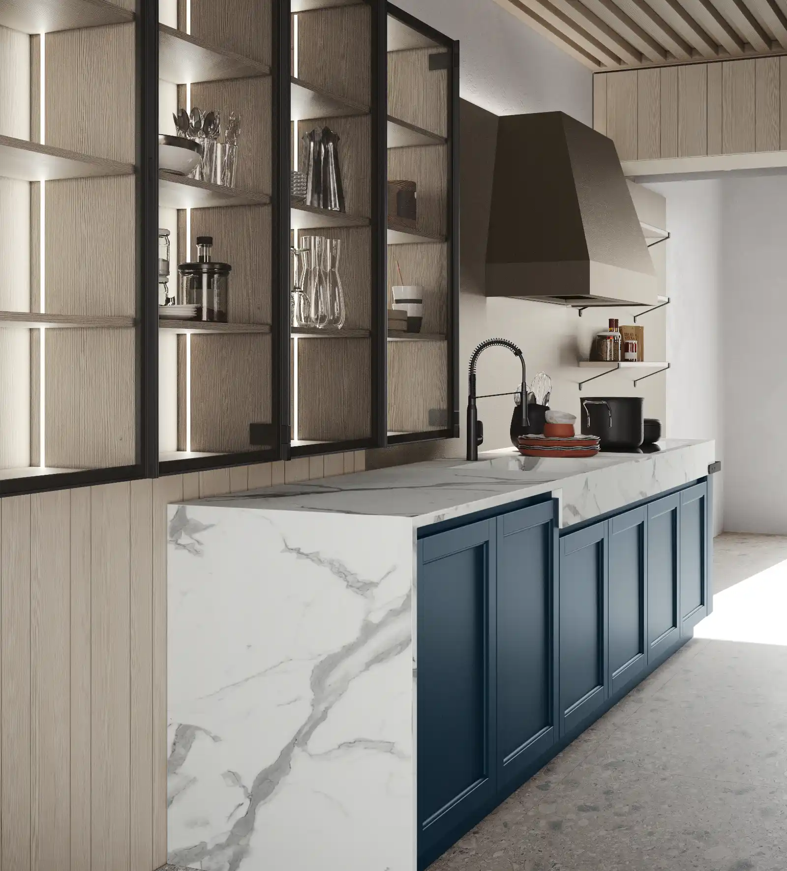 Cucina in legno con banco da lavoro e pensili