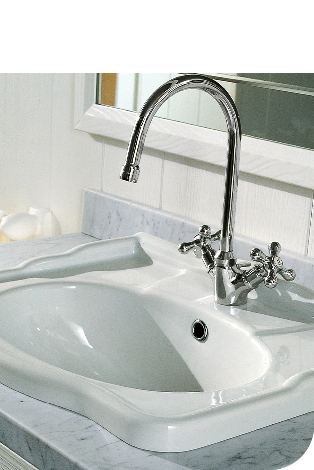 particolare lavandino bagno classico
